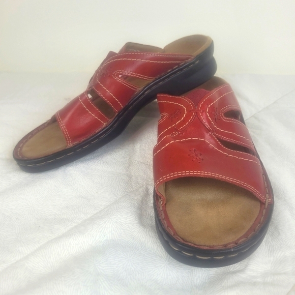 Clarks red leather slip on sandals with straps white stitching beach vacation 7 - Picture 2 of 10